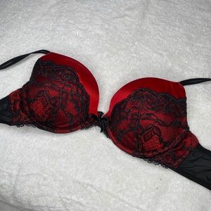 Victoria’s Secret Very Sexy Plunge bra